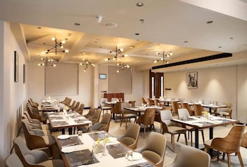 Golden Castle,,3 star