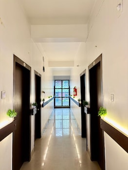 Nirvis Grand,,3 star