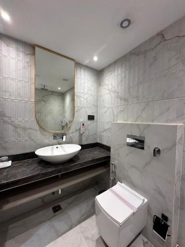 q nest by quadrillion hotels lansdowne