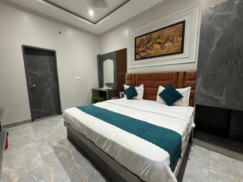 hotel vrinda orchid inn