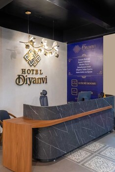 Hotel Diyanvi,,3 star