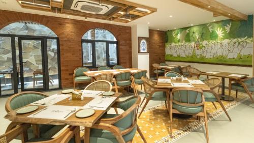 quad hotels hyderabad