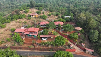 The Alphonso Mango County,,2 star