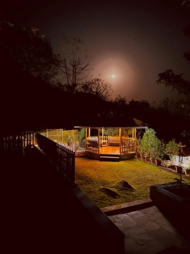 The Alphonso Mango County,,2 star