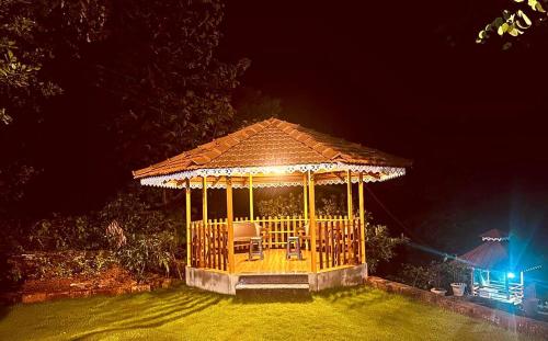 The Alphonso Mango County,,2 star