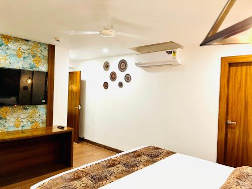 hotel signature banjara hills hyderabad