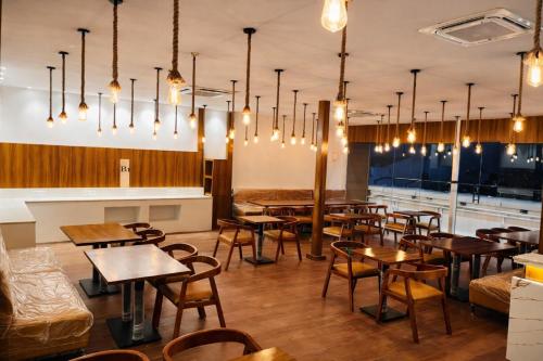 hotel signature banjara hills hyderabad