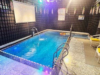 Astha Home Shared Pool Rooms,,3 star