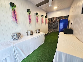 astha home shared pool rooms