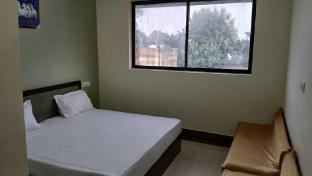 J.R Palace Hotel & Banquet,,2 star