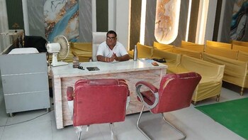 J.R Palace Hotel & Banquet,,2 star