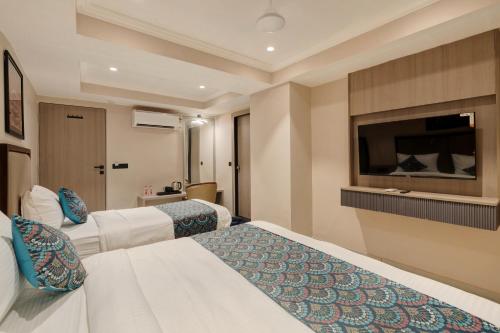 hotel royal time