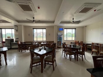 krishna anandam palace