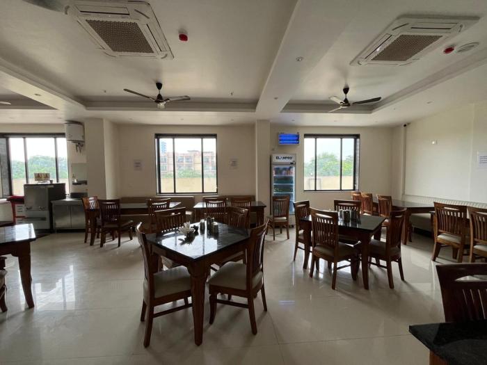 krishna anandam palace