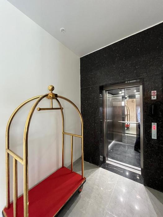 krishna anandam palace