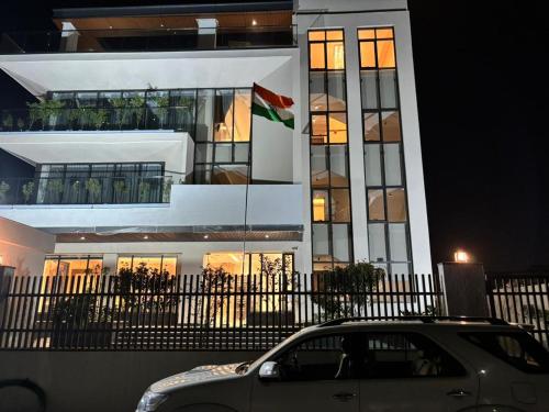 krishna anandam palace