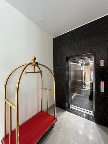 krishna anandam palace