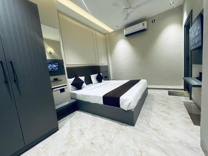 hotel balaji inn ayodhya bypass