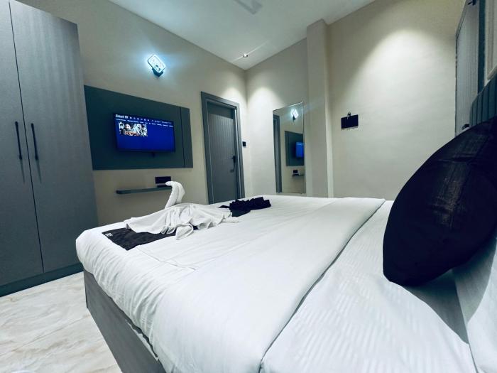 hotel balaji inn ayodhya bypass