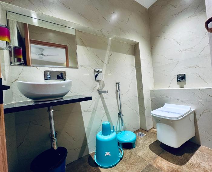 hotel balaji inn ayodhya bypass