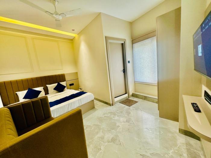 hotel balaji inn ayodhya bypass