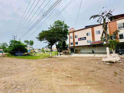 hotel balaji inn ayodhya bypass