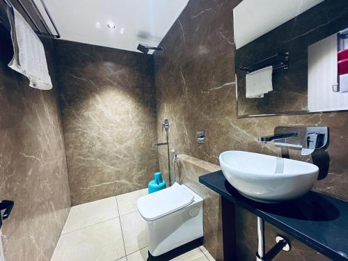 hotel balaji inn ayodhya bypass