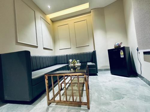 hotel balaji inn ayodhya bypass