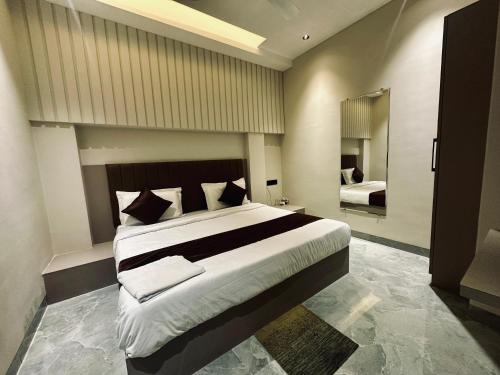 hotel balaji inn ayodhya bypass