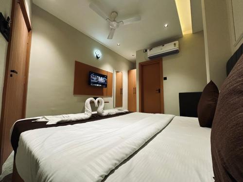 hotel balaji inn ayodhya bypass