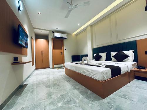 hotel balaji inn ayodhya bypass
