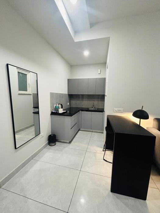 royal studio golf course road