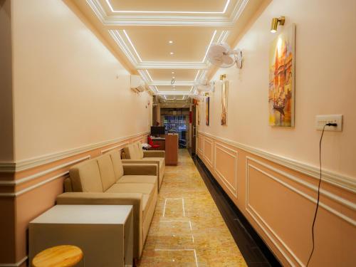 hotel nirvvana residency