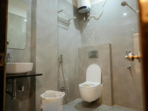 hotel nirvvana residency