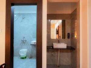 hotel nirvvana residency