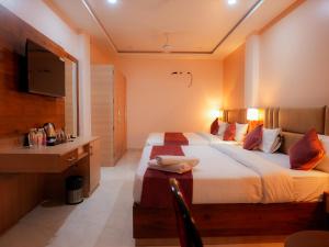 hotel nirvvana residency