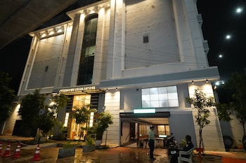 hotel okati begumpet