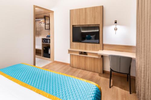 hotel lenexa by bestinn leisure