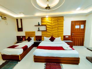Hotel Royal Aanandam,,3 star