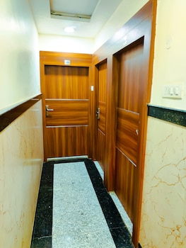 hotel royal aanandam