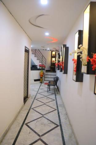 hotel blue berry agra