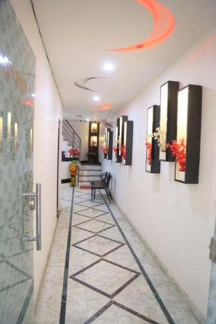 hotel blue berry agra