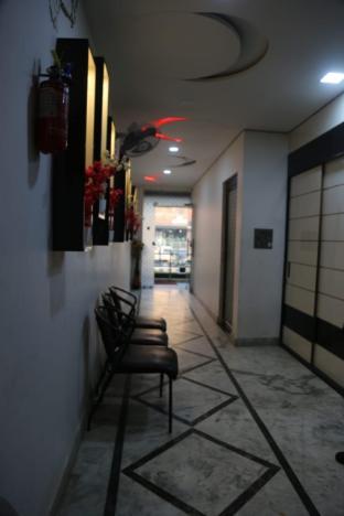 hotel blue berry agra