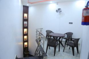 hotel blue berry agra