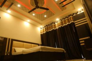 Hotel Blue Berry Agra,,3 star