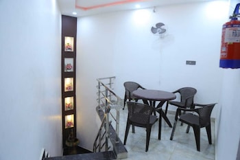 hotel blue berry agra