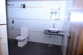 The Royal Sam Desert Camp,,2 star