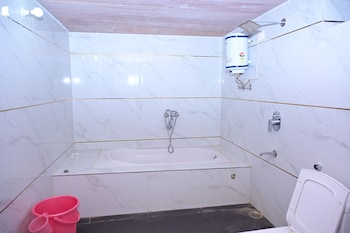 the royal sam desert camp