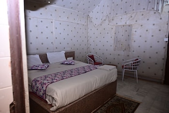 the royal sam desert camp