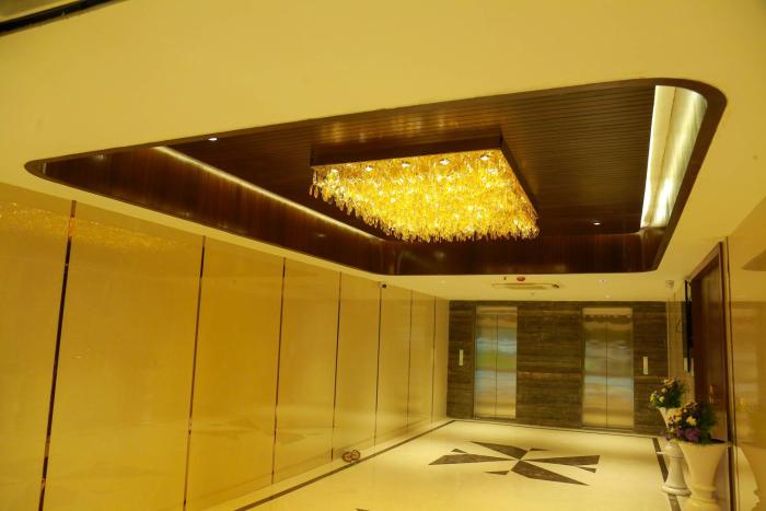 hotel tulips grand